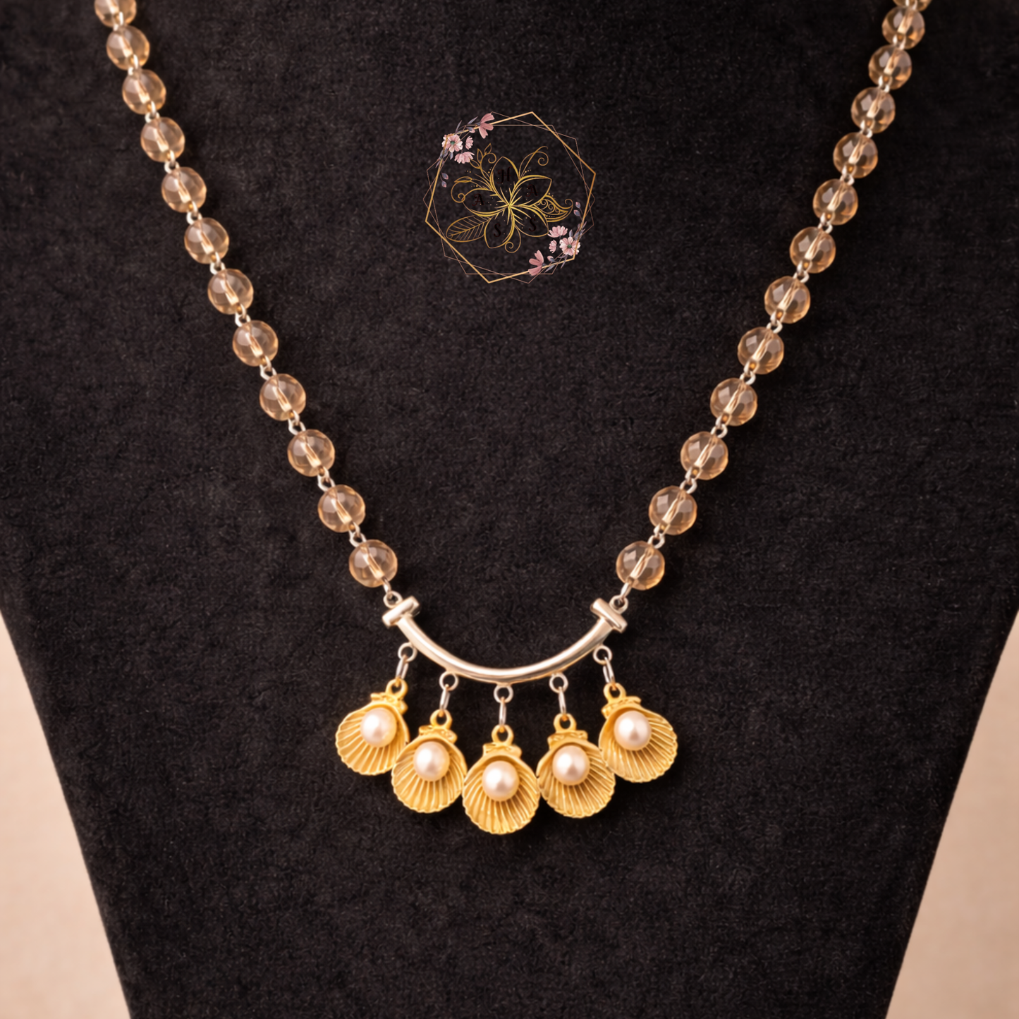 Collier coquillage perlé